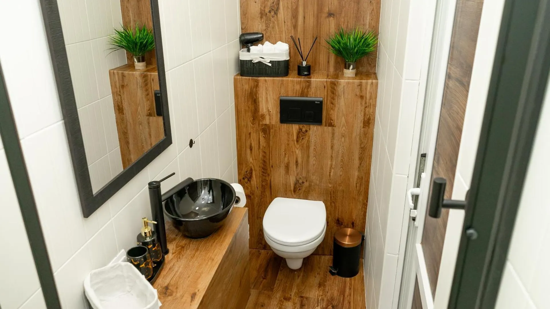 Charming Apartments In The Heart Of Lviv - Valova, Nasypna Str